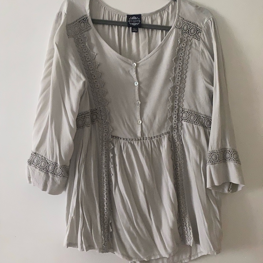 LE Marais Beautiful Blouse